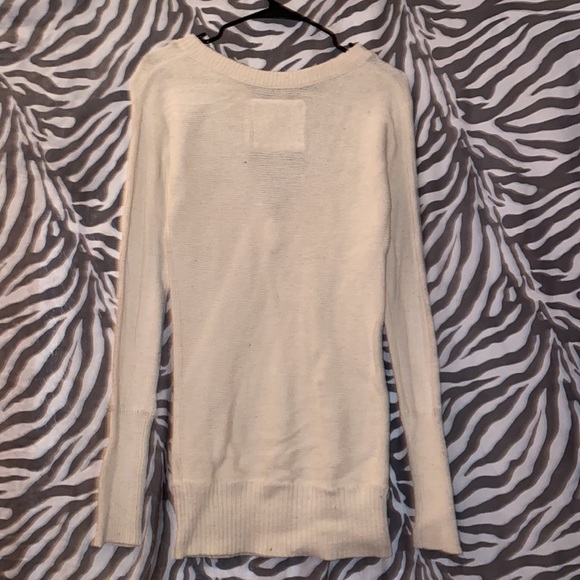 Hollister Cream Sweater - Picture 2 of 2